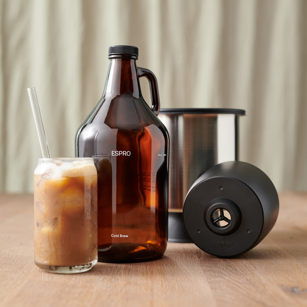 The Ultimate Guide to Cold Brew vs Iced Coffee: A Comprehensive Comparison of Brewing Methods and Flavor Profiles